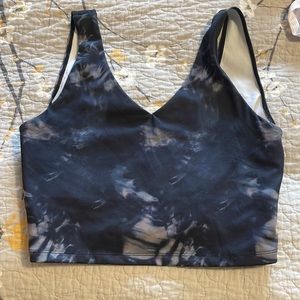 Crisscross back women’s longline sports bra medium